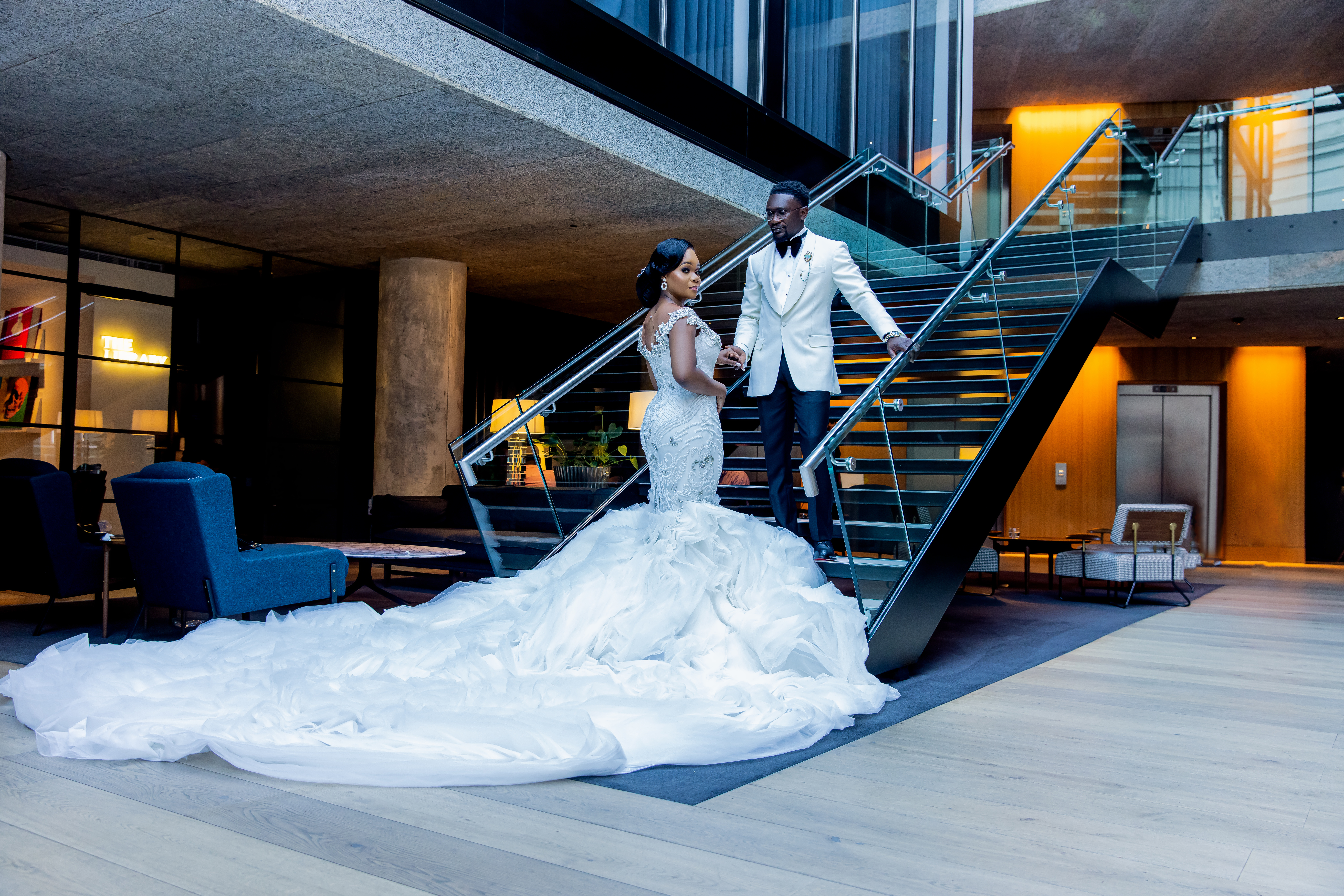 Discover Amazing Moments